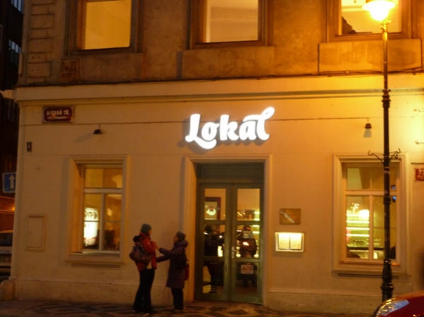 
		Lokal (Dlouha)
	