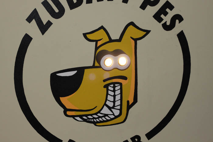 Zubaty Pes (Odd Dog)